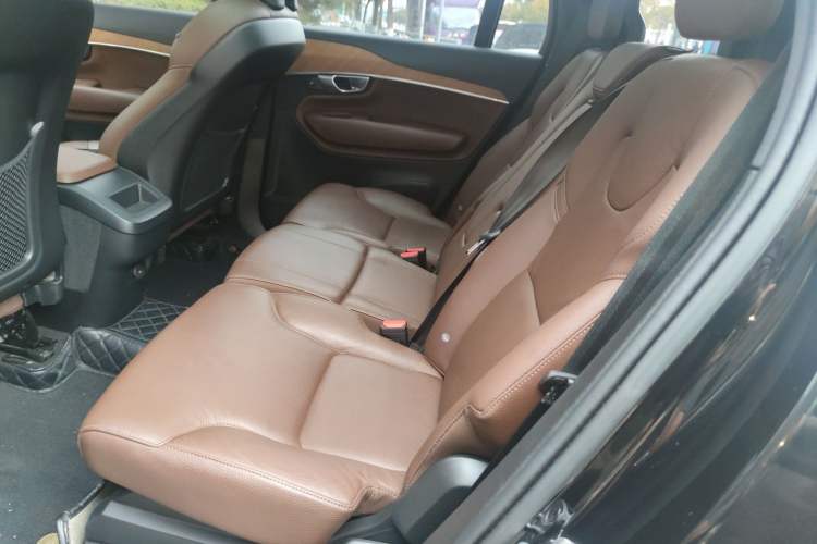 Used Volvo XC90 2024 B5 SmartDrive Luxury Edition 5 Seats