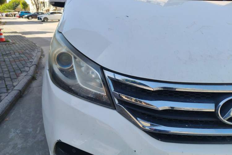 Used SAIC MAXUS G10 2018 PLUS 1.9T Manual Elite Edition Diesel Right Front Headlight