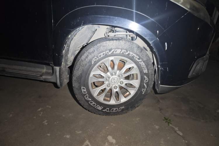 Used JMC Yusheng S350 2016 2.0T Automatic Two-Wheel Drive Gasoline Luxury Version with Sunroof 5 Seats
