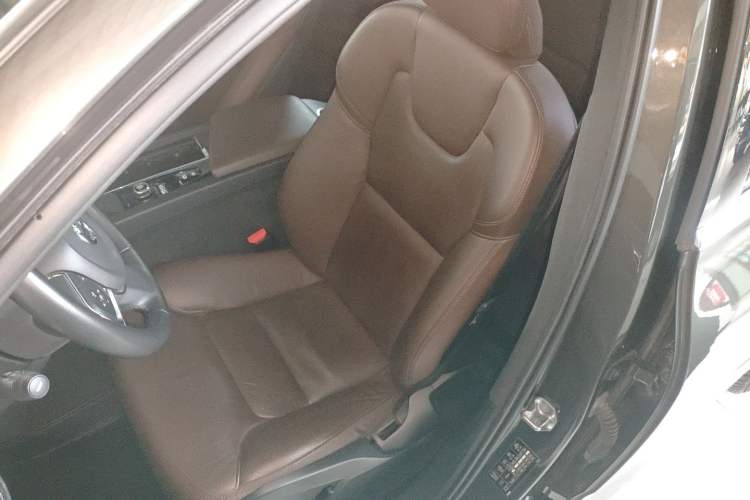 Used Volvo XC60 2021 T5 4x4 Smart Luxury Edition