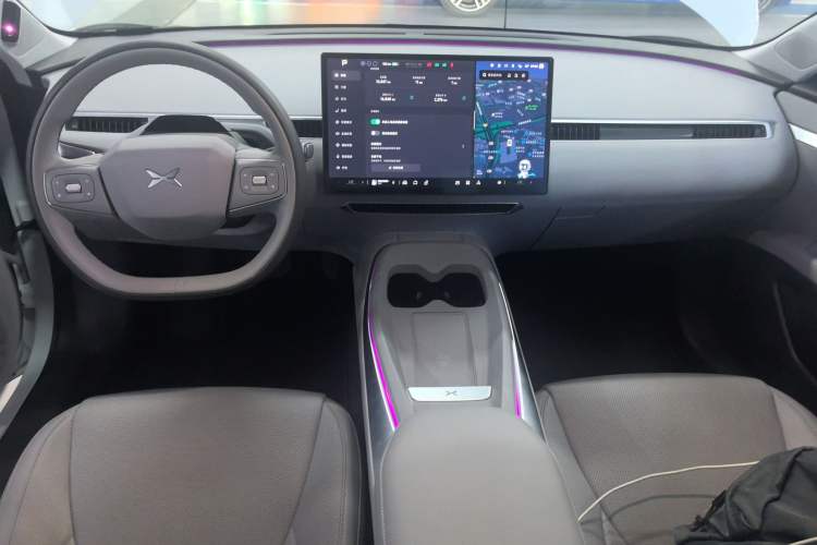 Used XPeng MONA M03 2025 600 with Ultra-Long Range Max Center Console