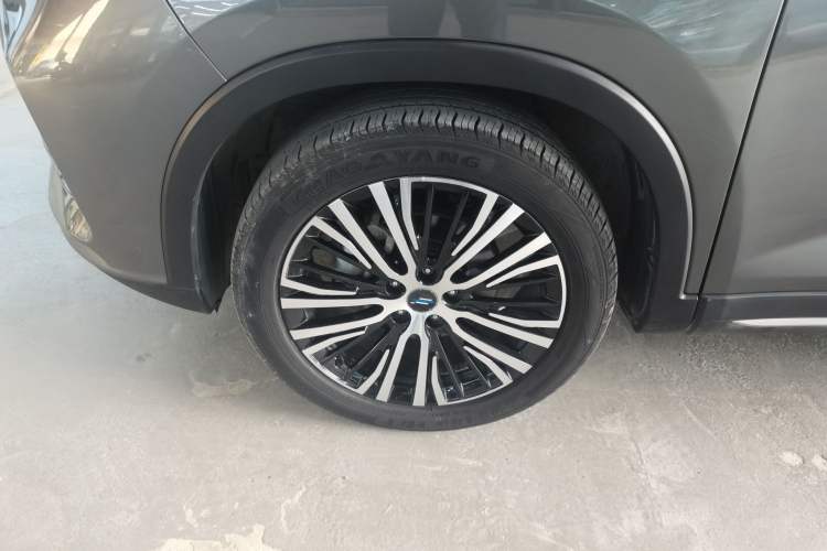 Used CHANGAN OSHAN X7 2020 1.5T Automatic Luxury Version Left Front Wheel Hub