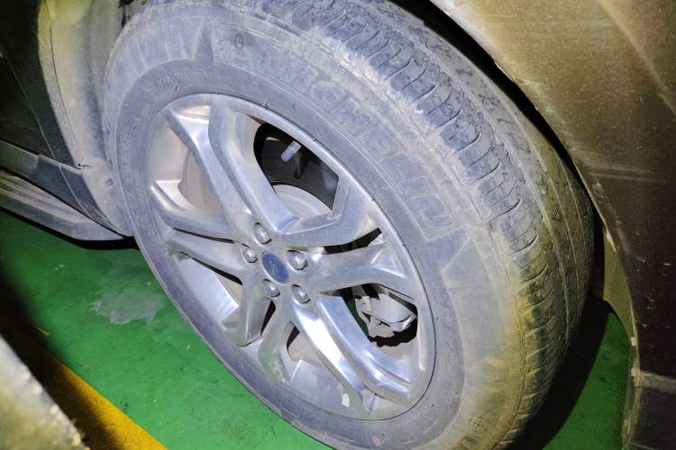 Used Ford Edge 2016 EcoBoost 245 Two-Wheel-Drive Titanium 7-Seater
