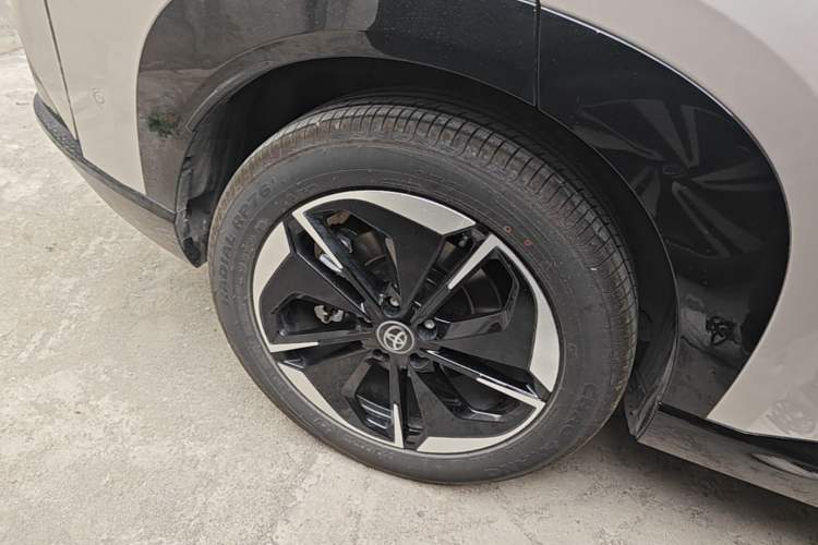 Used Toyota BZ 3X 2025 520 Pro LiDAR Edition Right Rear Wheel Hub