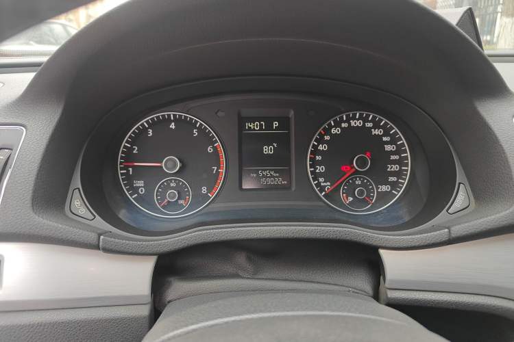 Used Volkswagen Passat 2013 1.8TSI DSG Prestige Edition Odometer Close Up