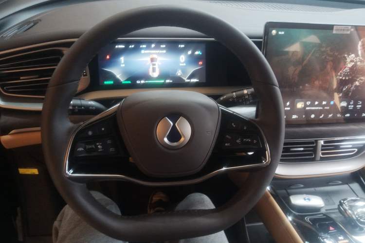 Used Denza D9 2024 EV 600 Four-Wheel Drive Prestige Model
