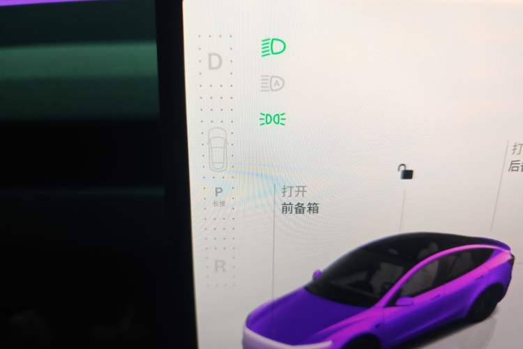 Ojetý Tesla Model Y 2025 Rear-Wheel-Drive Version