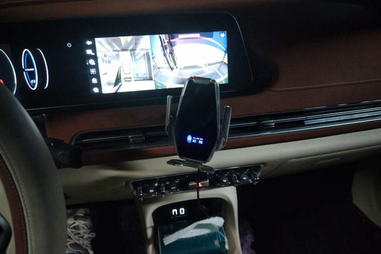 Used ORA Good Cat 2021 500km Long-Range Poseidon Edition Lithium-Ion Battery Audio And AC Panel