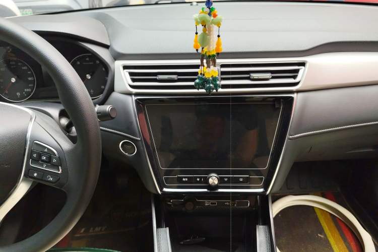 Used Roewe i5 2020 1.5L Manual 4G Connect Luxury Edition Audio And AC Panel