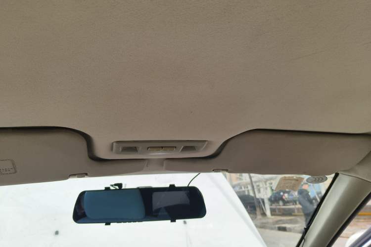 Used Soueast V3 Lingyue 2015 1.5L Manual Happiness Edition Headliner