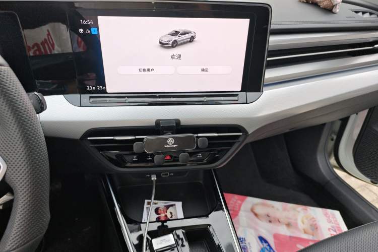 Used Volkswagen Lamando 2024 Lavida L 280TSI DSG Cool & Spicy Edition Audio And AC Panel