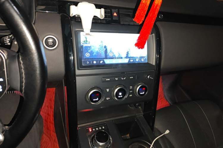 Used Land Rover Discovery 2019 3.0 SC V6 SE