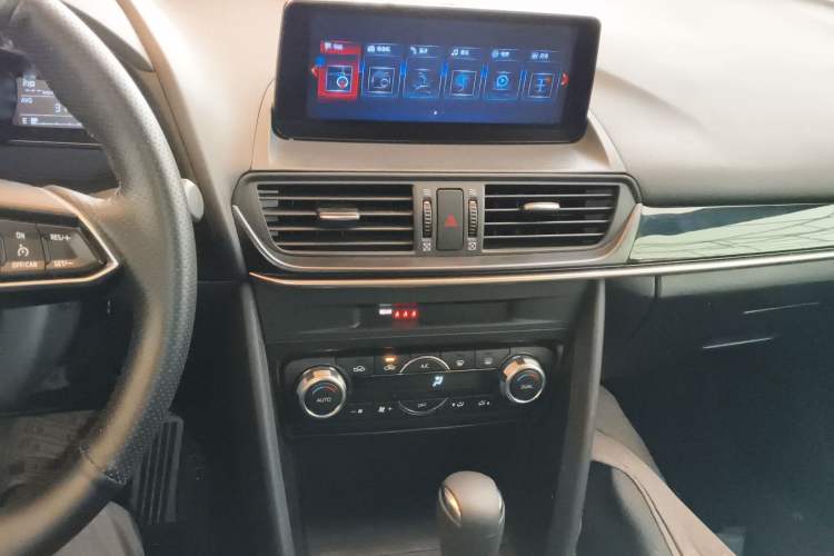 Used Mazda CX-4 2021 2.0L Automatic Two-Wheel Drive Blue Sky Exploration Edition Audio And AC Panel