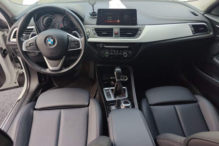 Used BMW 1 Series 2018 120i Design Package Model Center Console