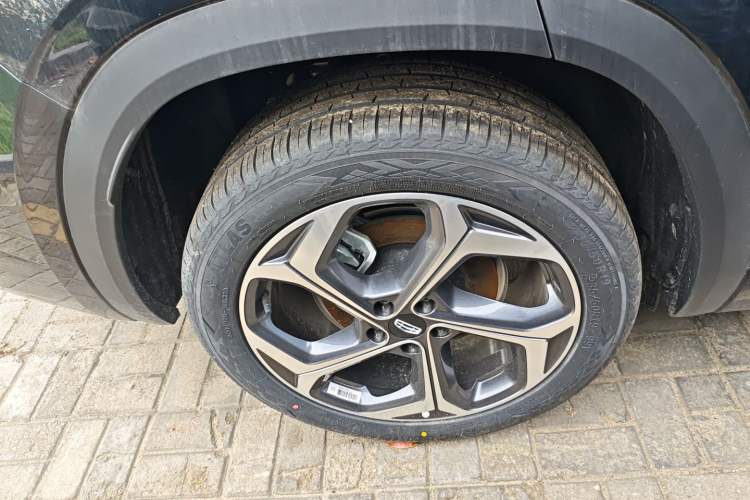 Used Geely Auto Monjaro L 2024 2.0TD DCT EVO Two-Wheel Drive Long-Range Version Right Rear Wheel Hub