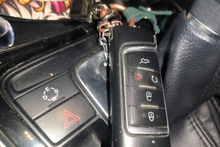 Used GAC Trumpchi M6 2019 270T Automatic Luxury Edition (6-seater) - China V Standard Vehicle Key