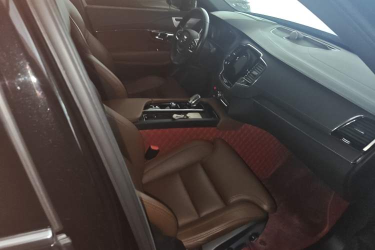 Used Volvo XC90 New Energy 2022 E-Drive Hybrid T8 Luxury Flagship 7-Seater
