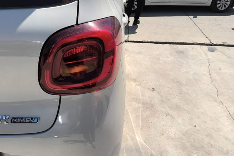 Used Wuling Hongguang MINIEV 2025 Four-Door Version Advanced Edition
