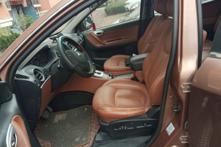 Used Luxgen Great 7 SUV 2011 2.2T Two-Wheel Drive Smart Version Left Front Seat