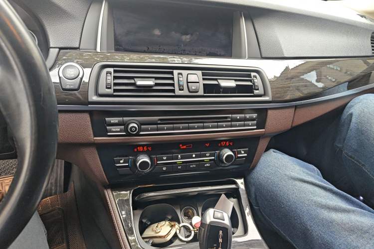 Used BMW 5 Series 2014 525Li Luxury Design Package