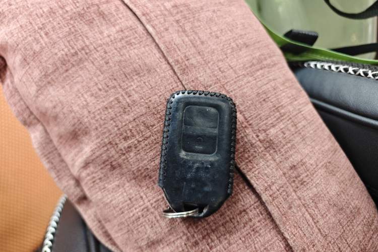 Used Honda Vezel 2016 1.8L CVT Front-Wheel Drive Pioneer Edition Vehicle Key