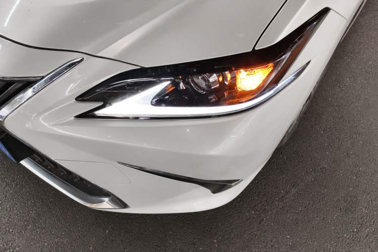 Used Lexus ES 2018 200 Excellence Edition China V Standard
