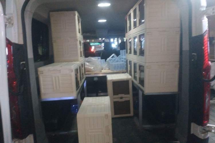 Used SAIC MAXUS Xintu V90 2024 ZhiJie 2.0T Automatic Front-Wheel-Drive Short Wheelbase Mid-Height Design with Single Rear Tire—5/6 Seater