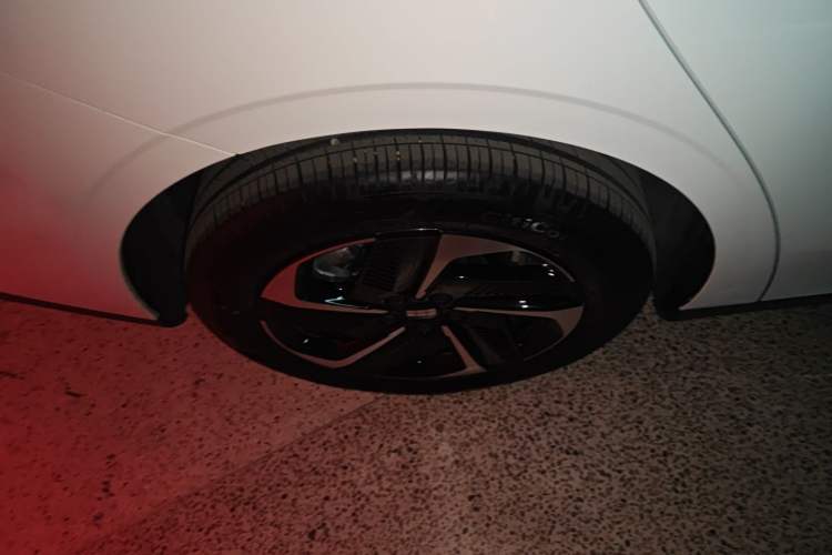 Used Geely Galaxy L6 2025 EM-i 140km Explorer+ Edition
