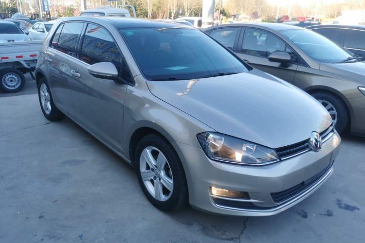 Used Volkswagen Golf 2016 230TSI Automatic Comfort Version Exterior 1