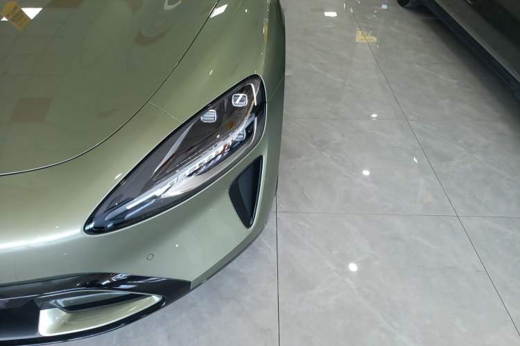 Used Xiaomi Auto SU7 2024 Rear-Drive Ultra-Long Range Advanced Pro-Level Intelligent Driving Version Left Front Headlight