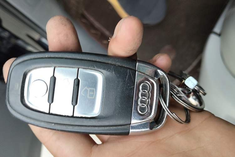 Used Audi Q5 2015 40 TFSI Technology Edition Vehicle Key