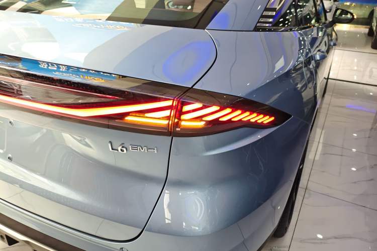 Used Geely Galaxy L6 2025 EM-i 140km Starship Edition Exterior 3