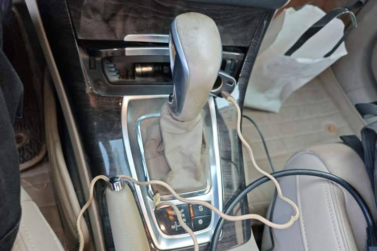 Used Citroen C5 2013 2.0L Automatic Luxury Model Gear Lever