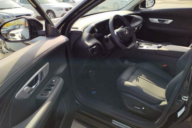 Used Dongfeng Aeolus Huge 2024 Mach Power 1.5T Premium Model