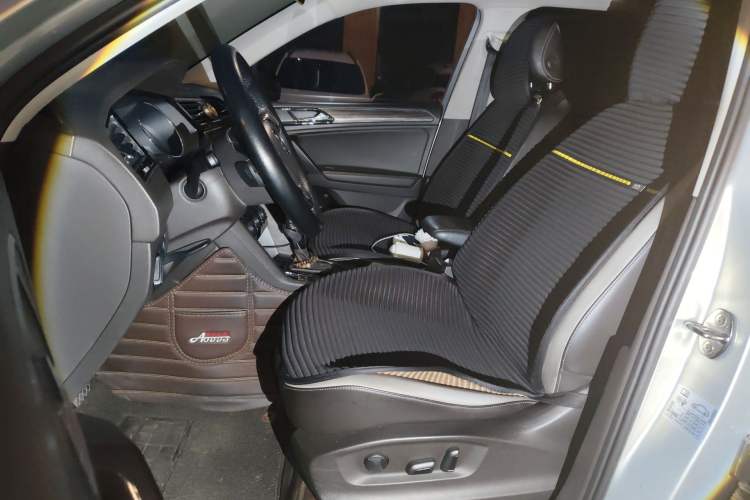 Used Volkswagen Tiguan L 2018 330TSI Automatic Two-Wheel Drive Luxury Edition Left Front Seat