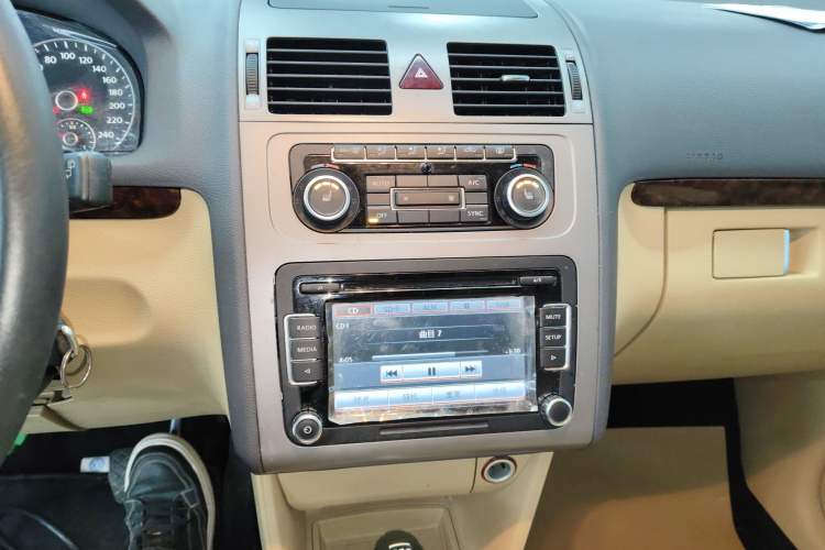 Used Volkswagen Touran 2013 1.4T DSG Brilliant Edition 7-Seater