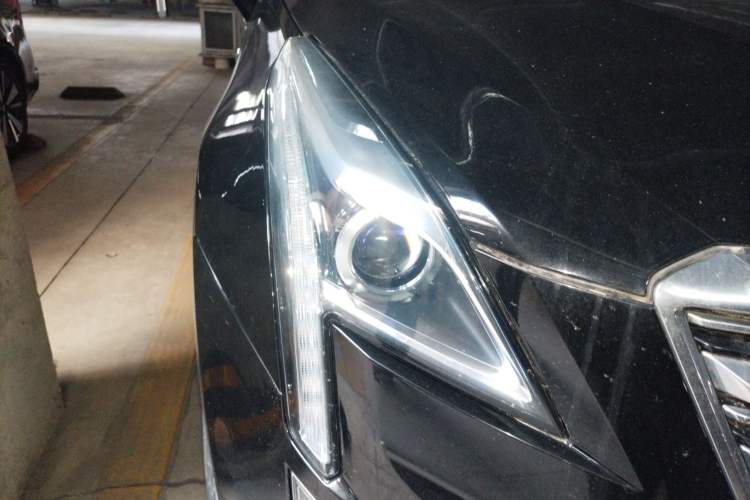 Used Cadillac XT5 2017 Anniversary Edition 28T Four-Wheel Drive Tech Model
