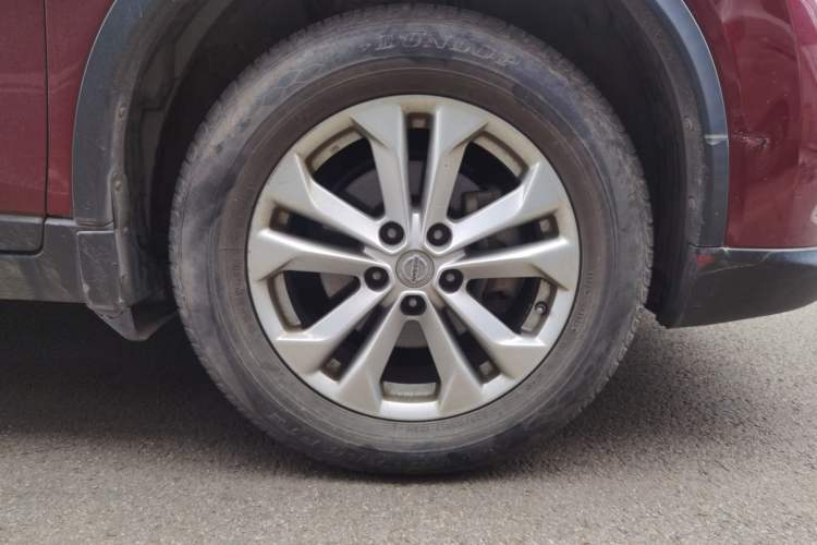 Used Nissan X-Trail 2016 2.5L CVT Sport Edition 4WD Right Front Wheel Hub