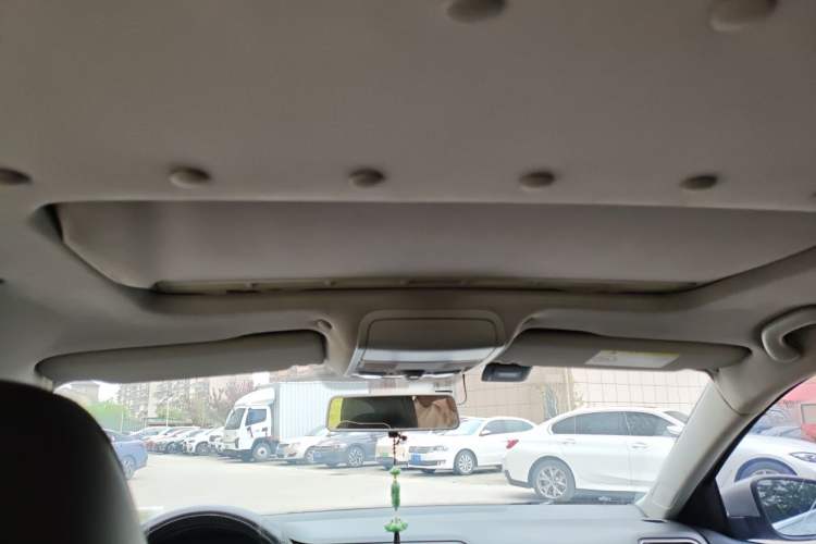 Used Volkswagen Sagitar 2014 Revised Version 1.4TSI Automatic Luxury Edition Headliner