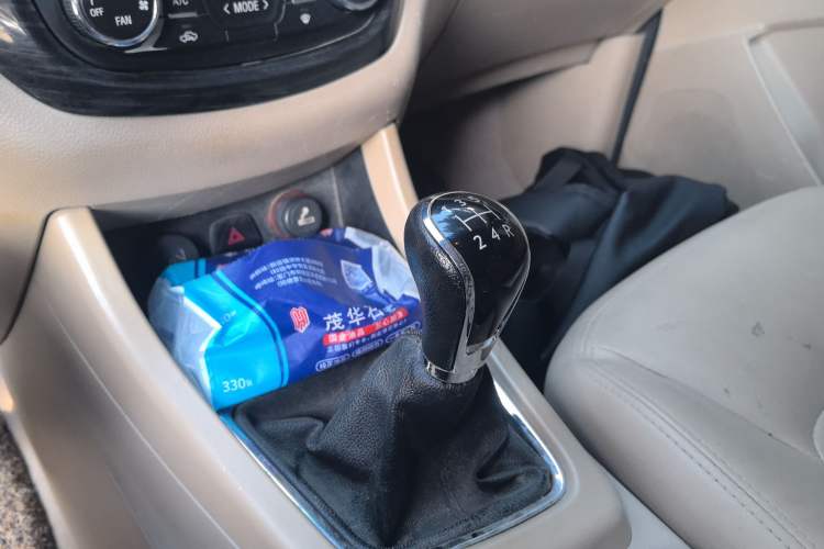 Used Baojun 730 2014 1.5L manual luxury trim 7 seats