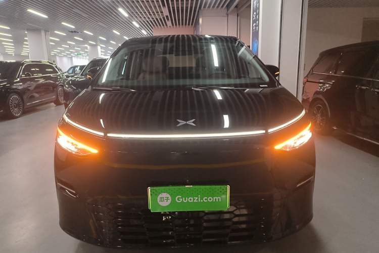 Used XPeng X9 2025 740 Ultra-Long Range Max Front