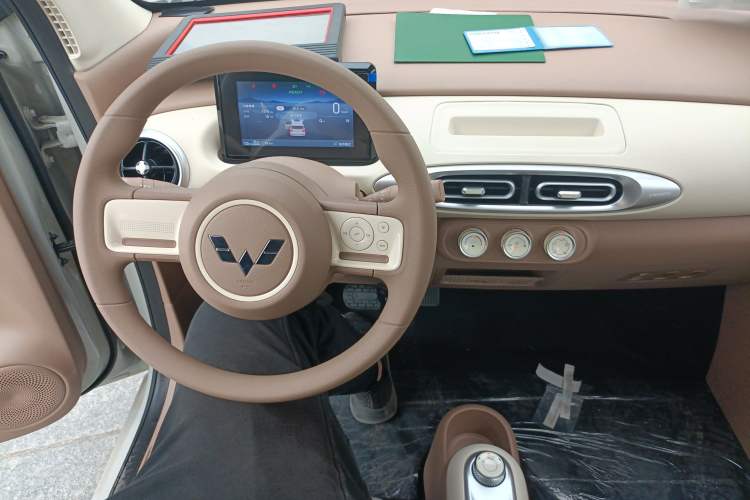 Used Wuling Hongguang MINIEV 2025 Four-Door Version Advanced Edition
