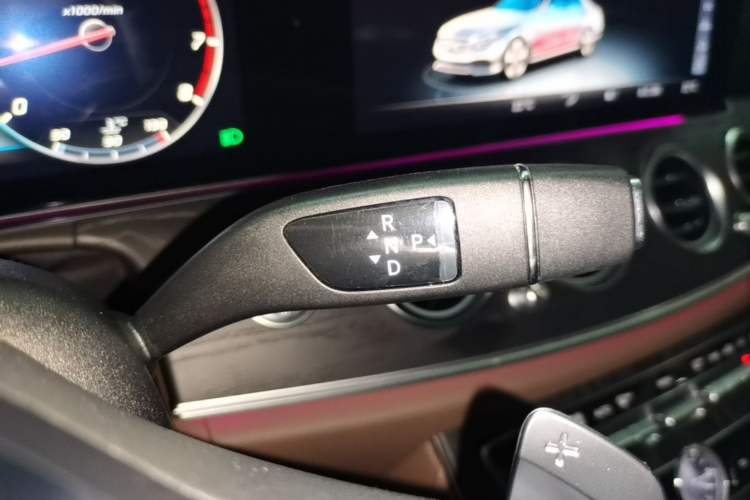 Used Mercedes-Benz E-Class 2020 Restyled E 300 L Sporty and Stylish Edition Gear Lever