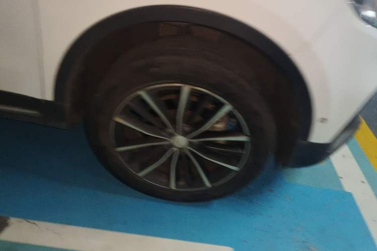 Used Geely Auto Emgrand X7 Sport 2018 1.8TD Automatic Two-Wheel Drive ZhiZun Model with 4G Connectivity