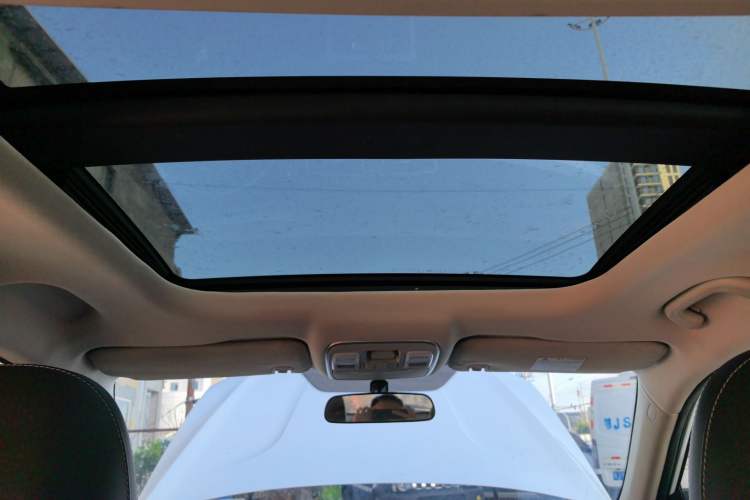 Used Geely Auto Emgrand X7 Sport 2016 2.0L Manual Smart Connect Version
