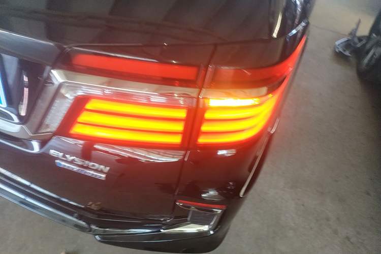 Used Honda Elysion 2019 2.0L Hybrid Luxury Edition Right Rear Taillight