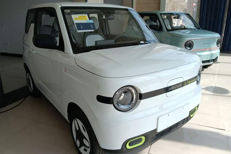 Used Geely Galaxy Panda 2025 210 km – Yuanqi Bear Front Right 45 Deg