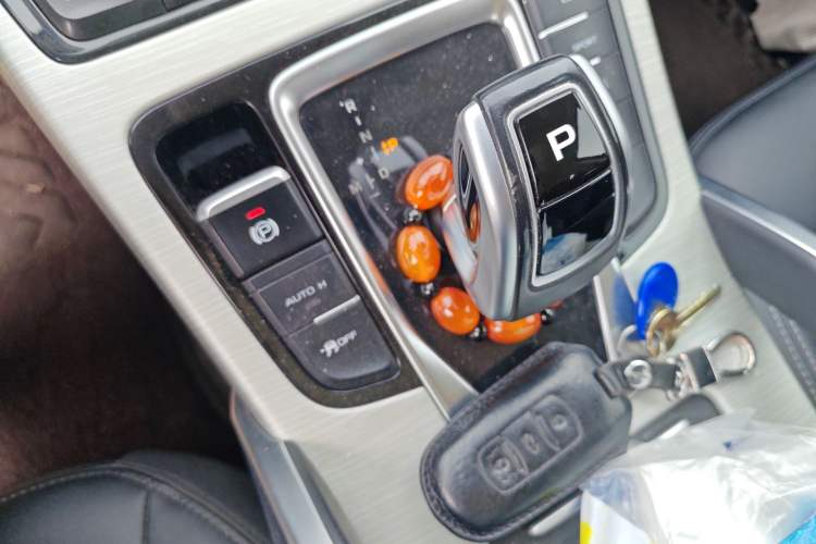 Used Geely Auto Emgrand X7 Sport 2020 1.8TD DCT Two-Wheel Drive Smart Connect 4G-Enabled Version Gear Lever