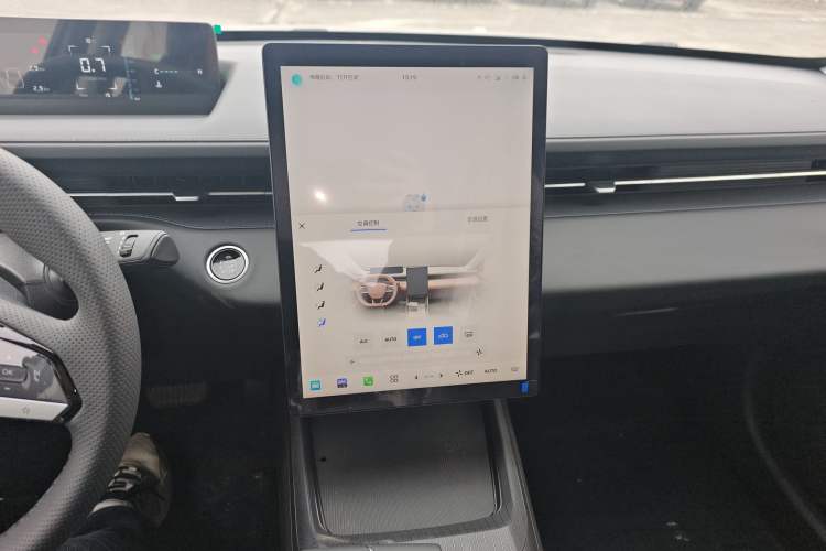 Used CHANGAN Eado 2025 Blue Whale 1.5T 500Bar Prestige Model Audio And AC Panel