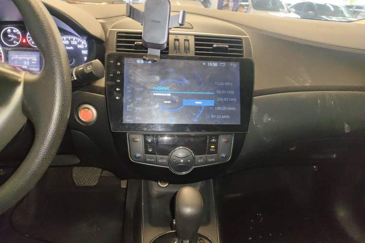 Used Nissan Tiida 2014 1.6L CVT Smart Model Audio And AC Panel